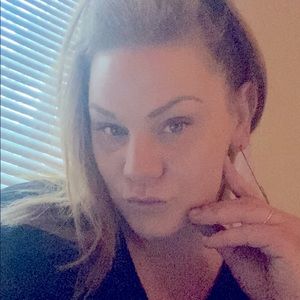 Meet your Posher, Taya